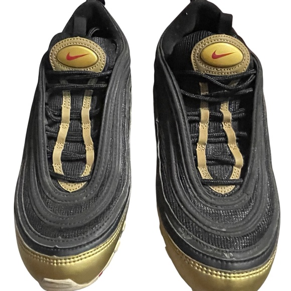 Nike Black and Gold Sneakers with Air Max Cushioning - Picture 4 of 5
